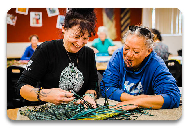 teacher and student at a raranga course on Te Wananga o Aotearoa campus