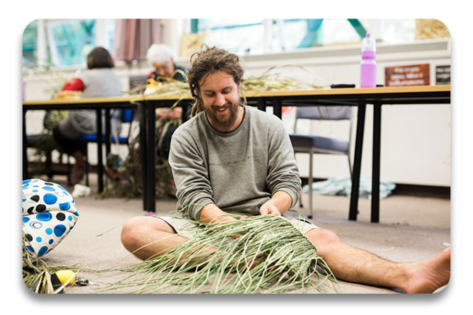 Nga Mahi a te Whare Pora diploma course at Te Wananga o Aotearoa