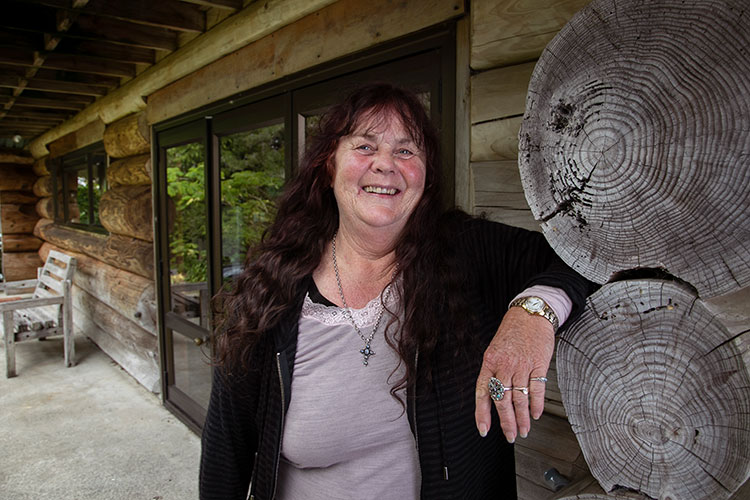 Lynda’s Log House, a guest house in the hills around Kaitaia