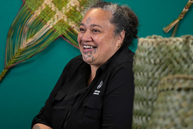 Jo Ngaia: Kaiako - Raranga