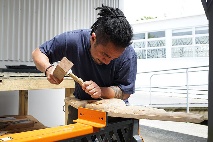 Tom Brooker - Kai Whakairo, Kaiako