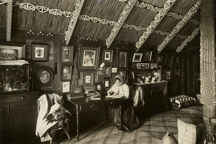 Mākereti Papakura, the first indigenous woman to study at Oxford