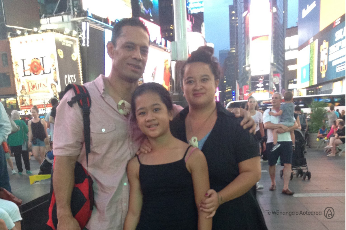 Graduate_takes_bite_of_Big_Apple