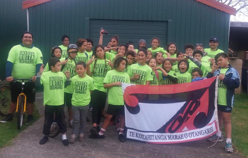 Makoare Hoterene and children 