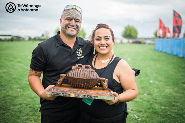 Ko te reo me te waiata te koingo o te ngakau
