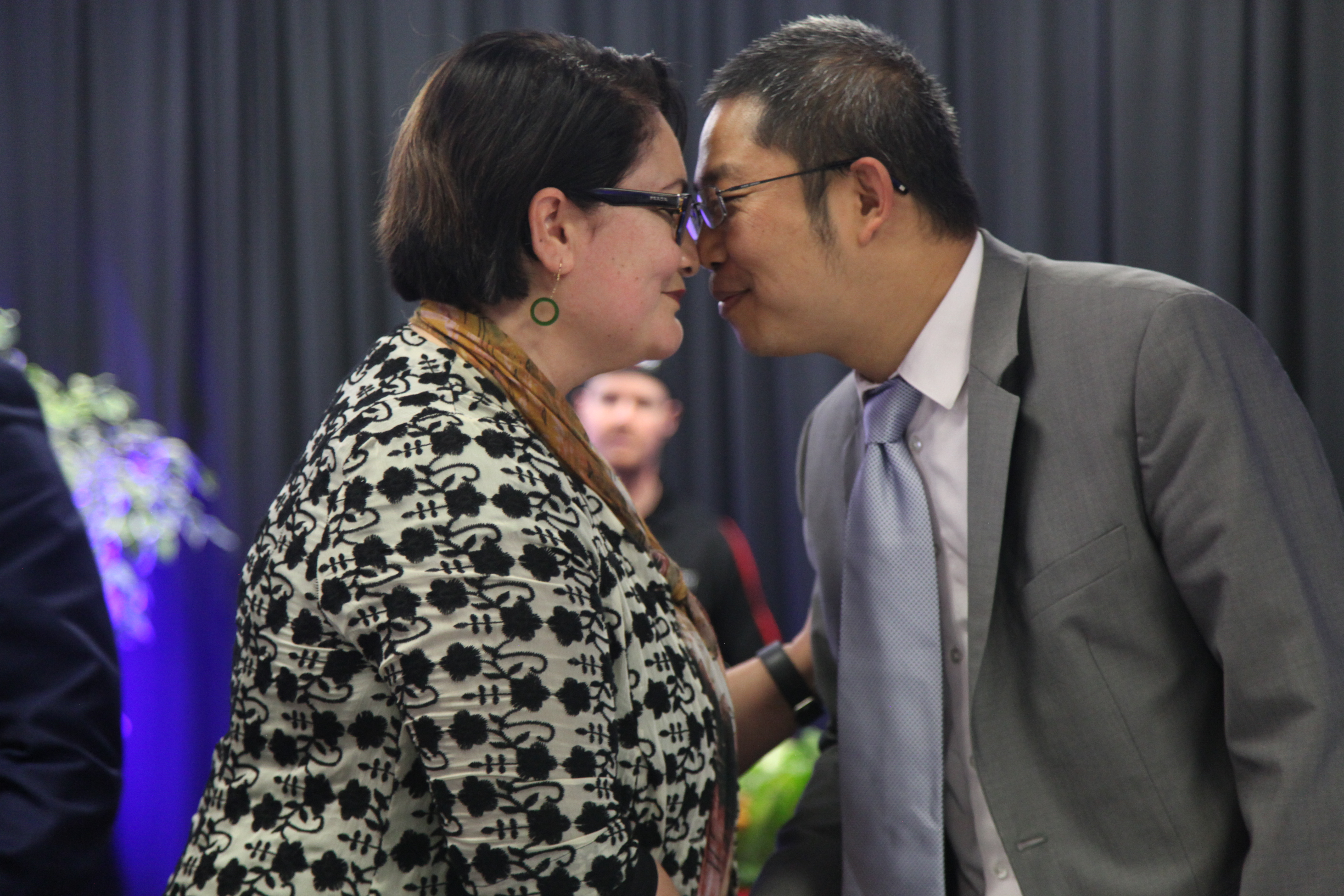  Ngāi Tahu me Ngāti Waewae nō Te Waipounamu and master jade carvers from China.